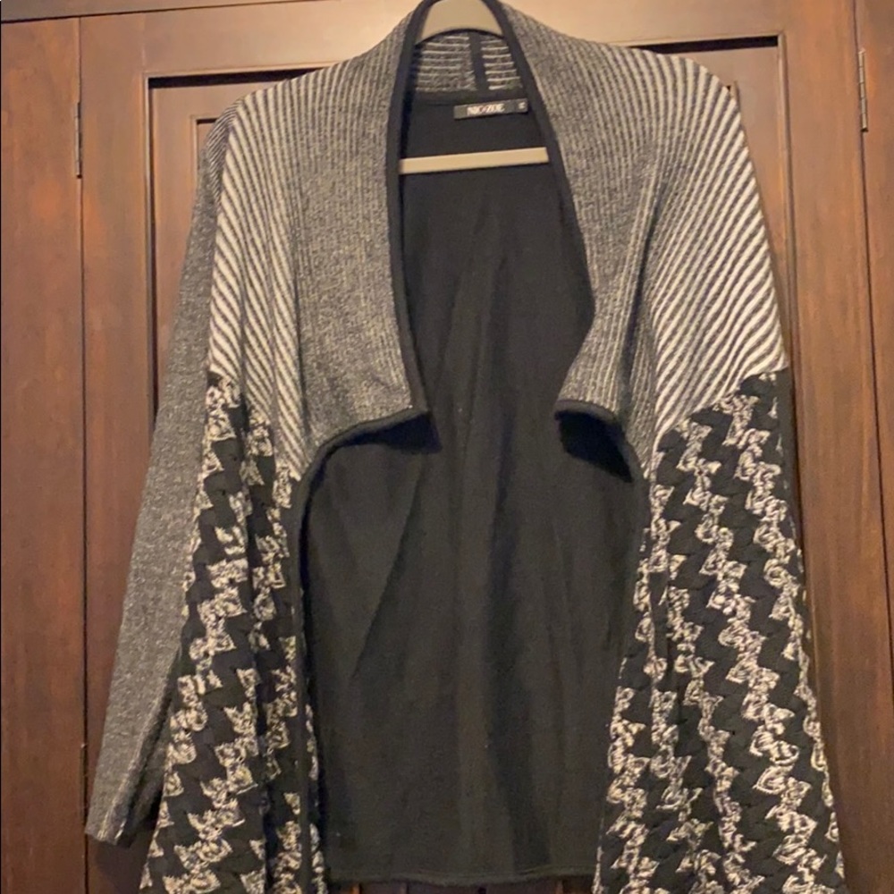 Nic + Zoe 4 way cardigan.